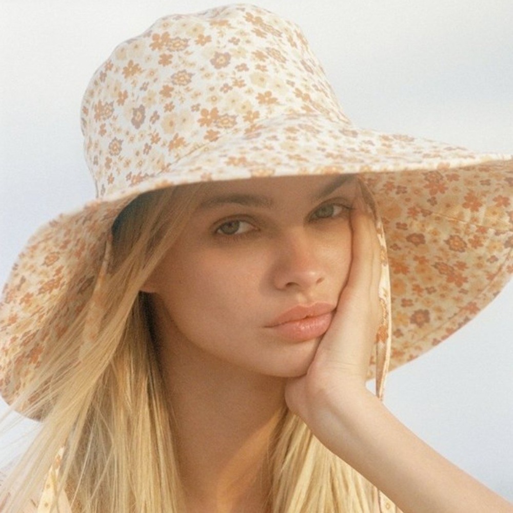 Lack Of Color Holiday Floral Bucket Hat Sz S/M Peach Bloom Canvas‎ Ditsy Print